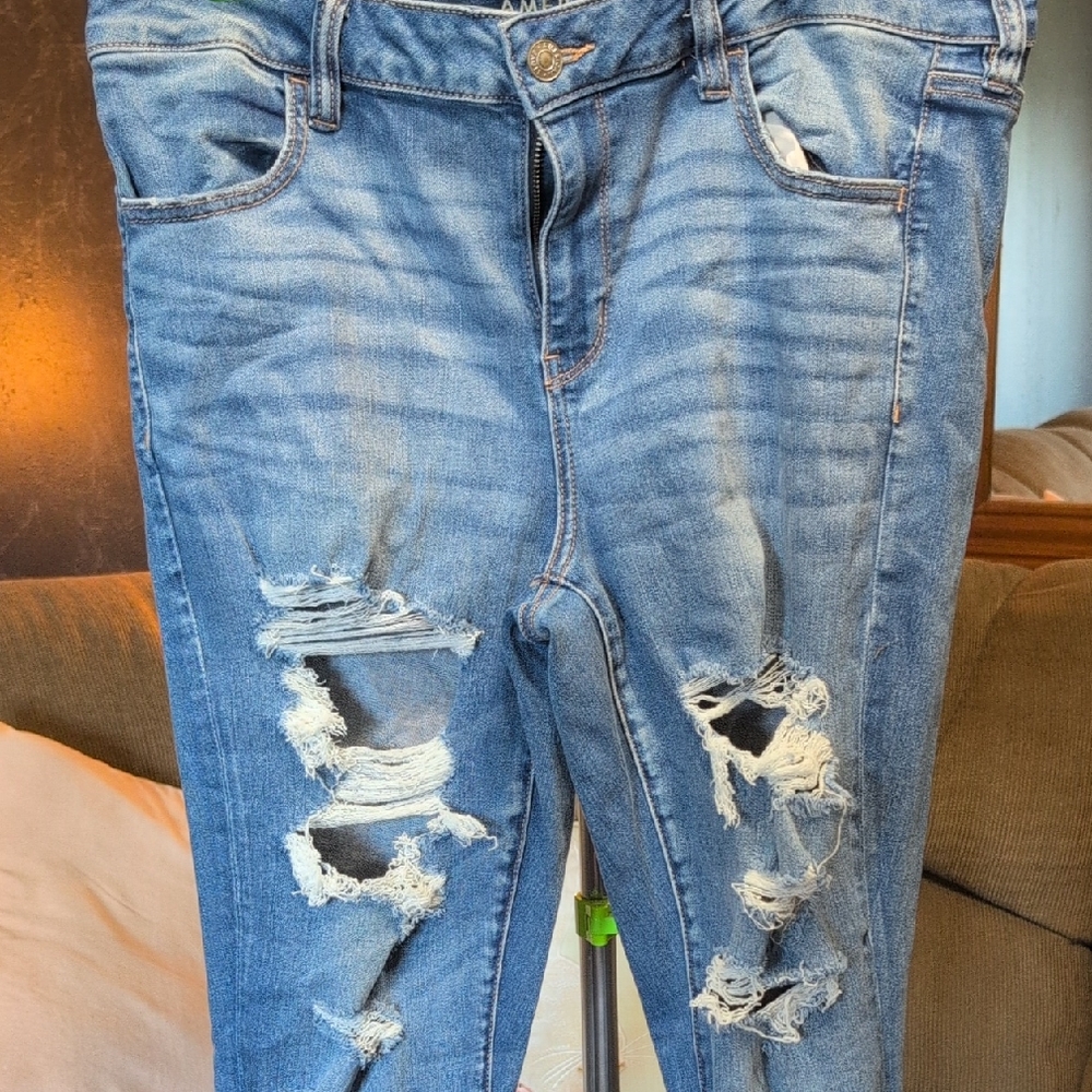 American Eagle Outfitters Light Blue Distressed Boyfriend Jeans
